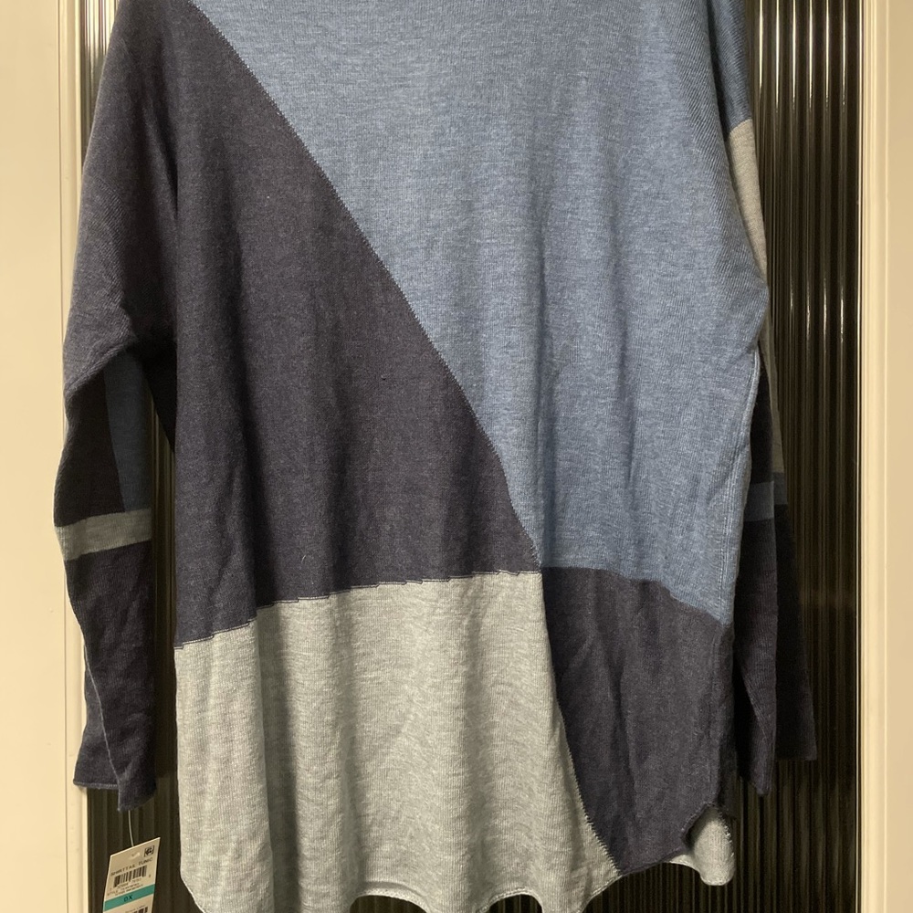 Colorblock top - Picture 6 of 6